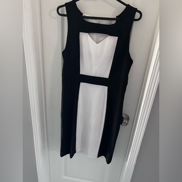Sophia Black & White Dress - Size XL - Picture 1 of 3